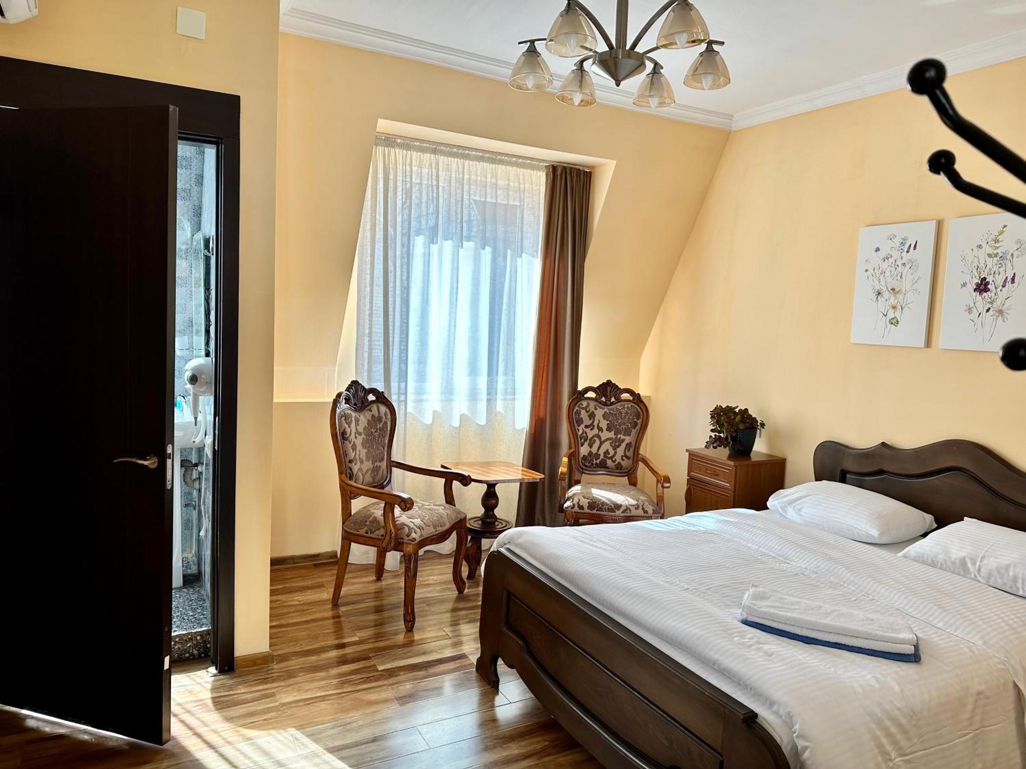 Old Clty Hotel Батуми Экстерьер фото