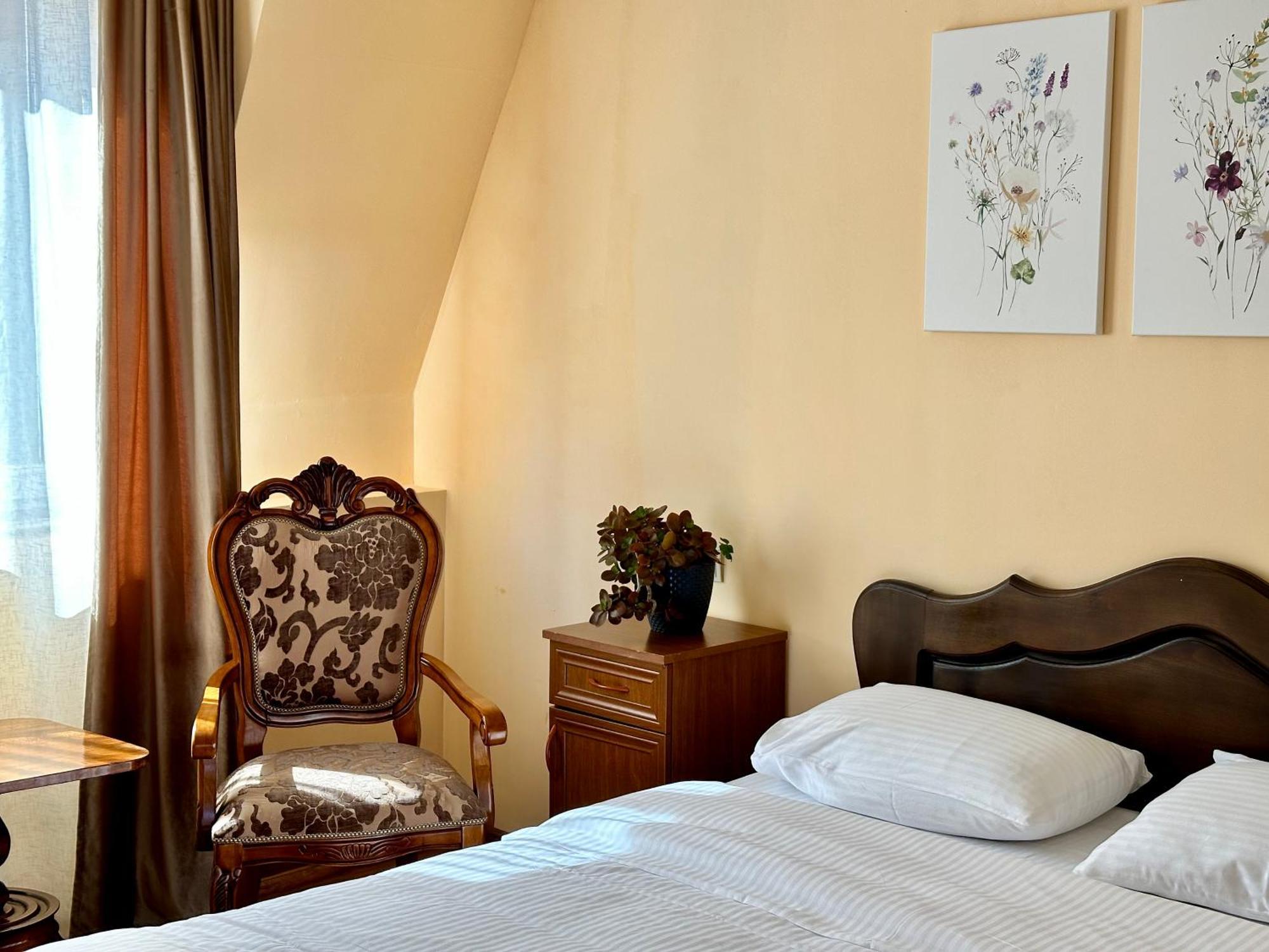 Old Clty Hotel Батуми Экстерьер фото