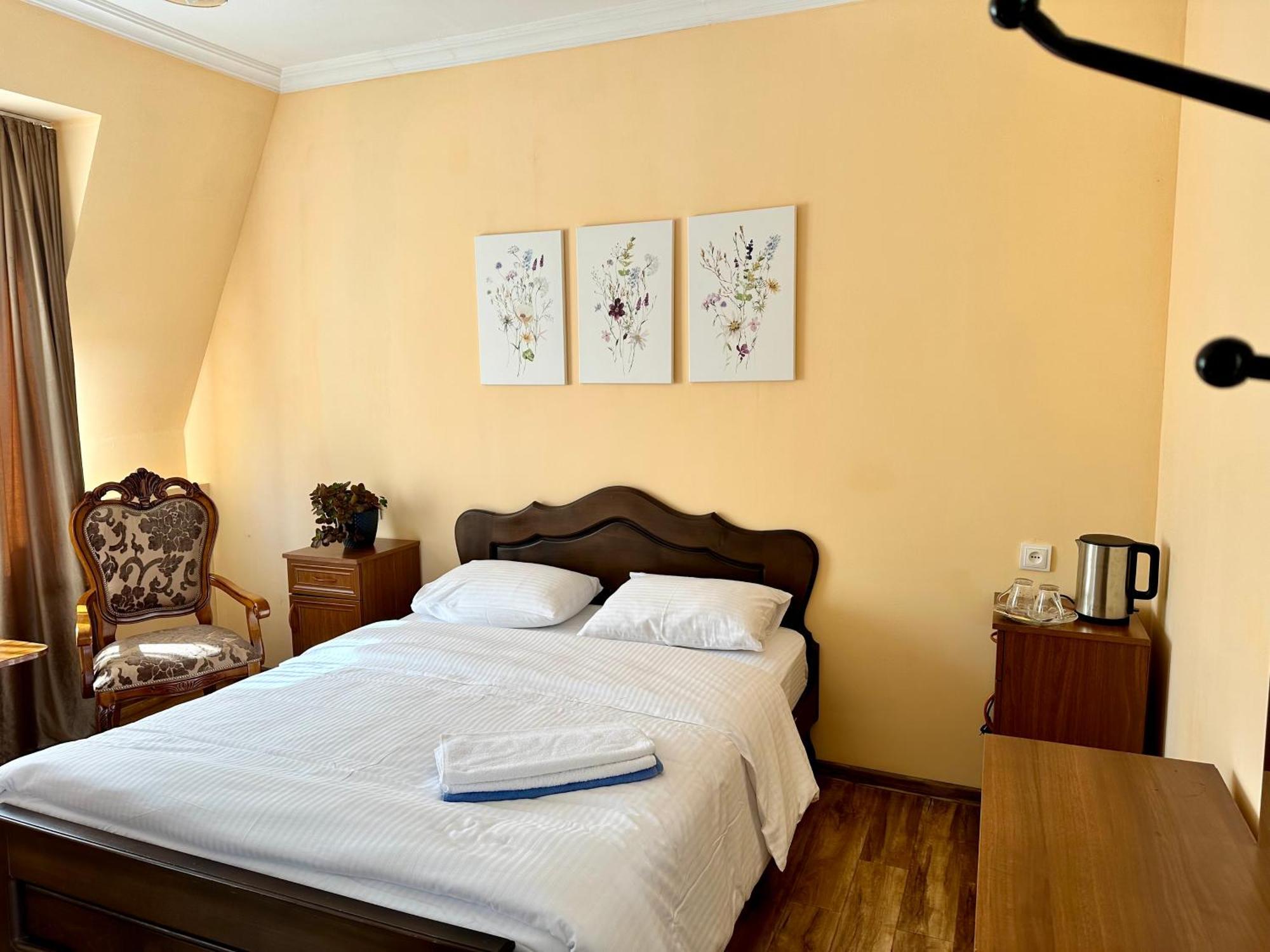 Old Clty Hotel Батуми Экстерьер фото