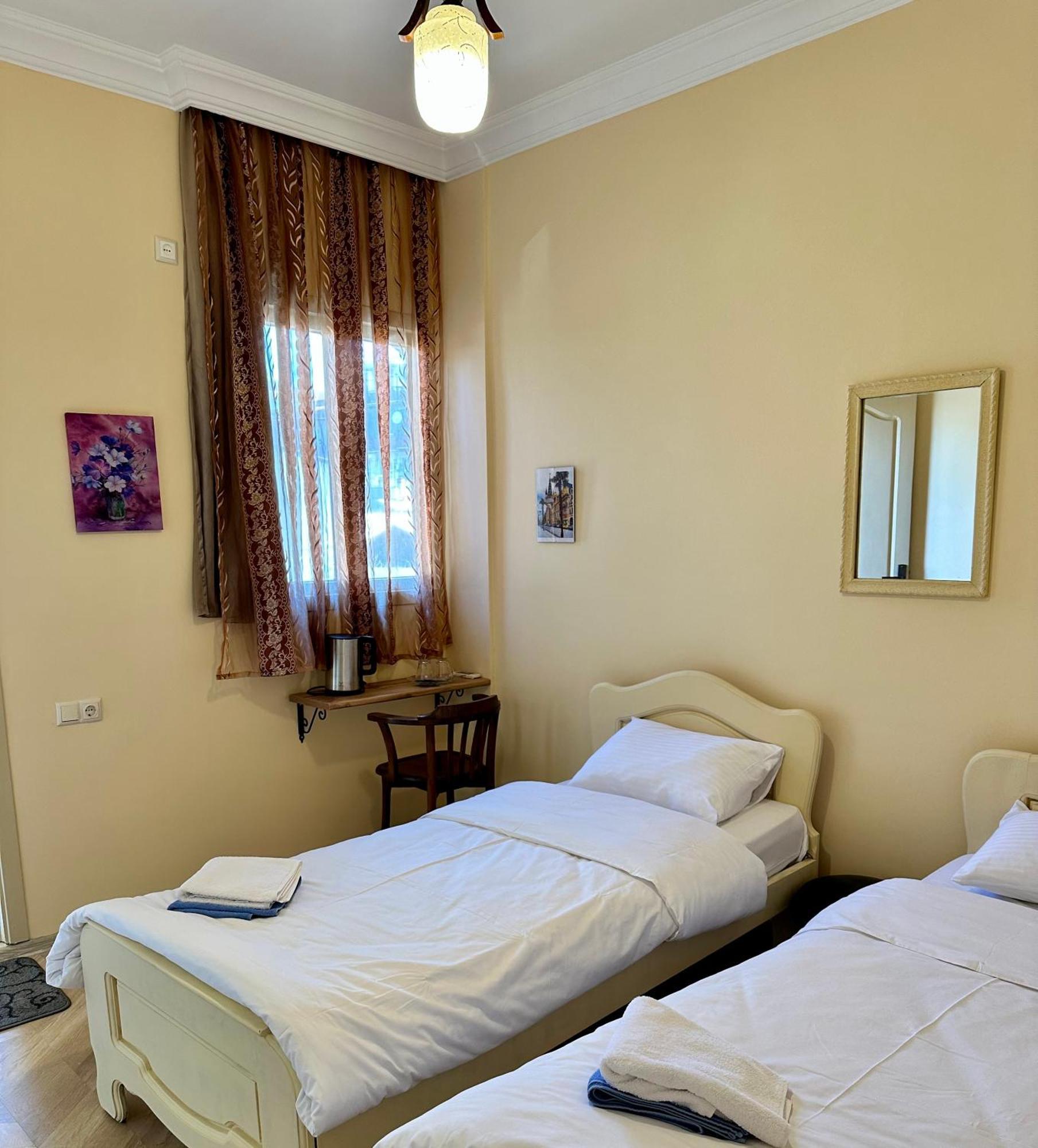 Old Clty Hotel Батуми Экстерьер фото